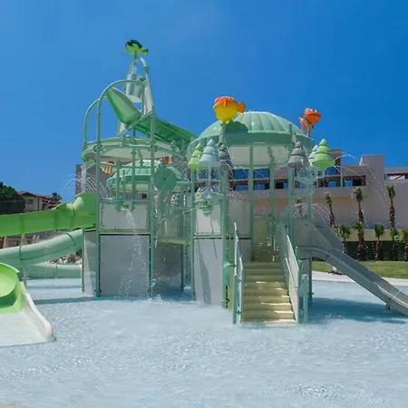 Ferieanlegg Club Melas Prive 5*