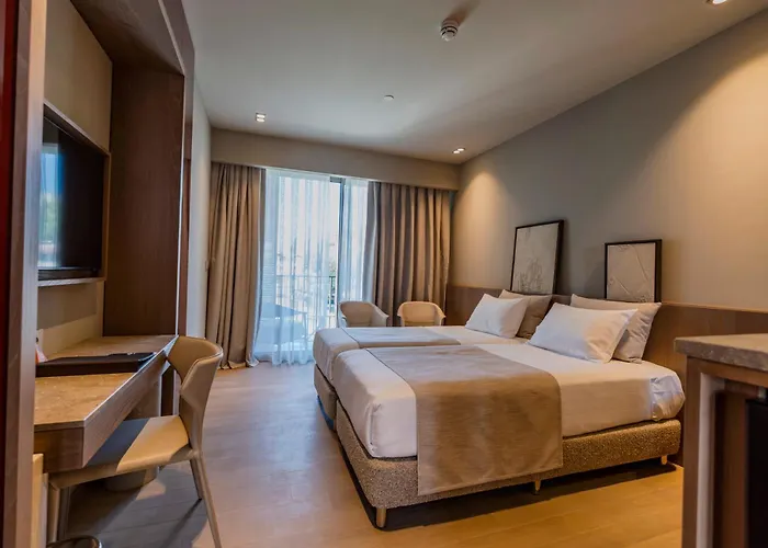 Club Melas Privé Side