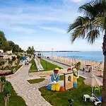Club Melas Prive Resort Side