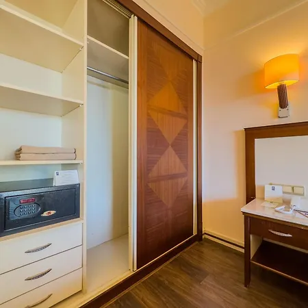 Club Melas Prive Rezort Side